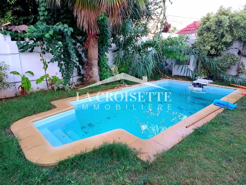 Villa S+6 avec piscine à La Marsa